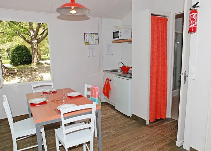 Domaine Du Petit Hotel